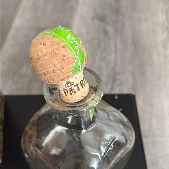 Limited Edition Silver Patrón Tequila Box - Picture 13 of 13